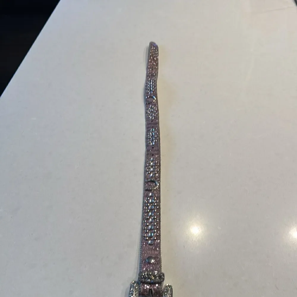 Nocona youth belt 32 inch long, couple horseshoes missing in back? fun! Pink